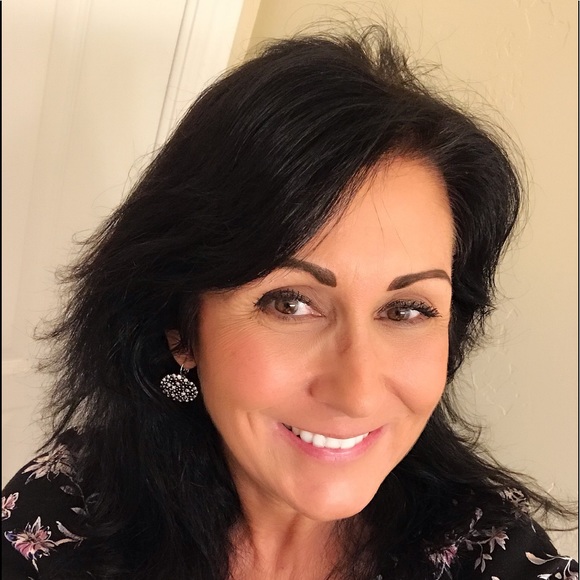 Meet your Posher, Toni - Picture 1 of 1